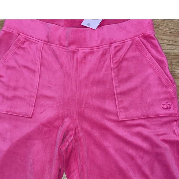 Juicy Couture Pink Velour Tracksuit zip up hoodie, bootcut pant, large - Picture 7 of 9